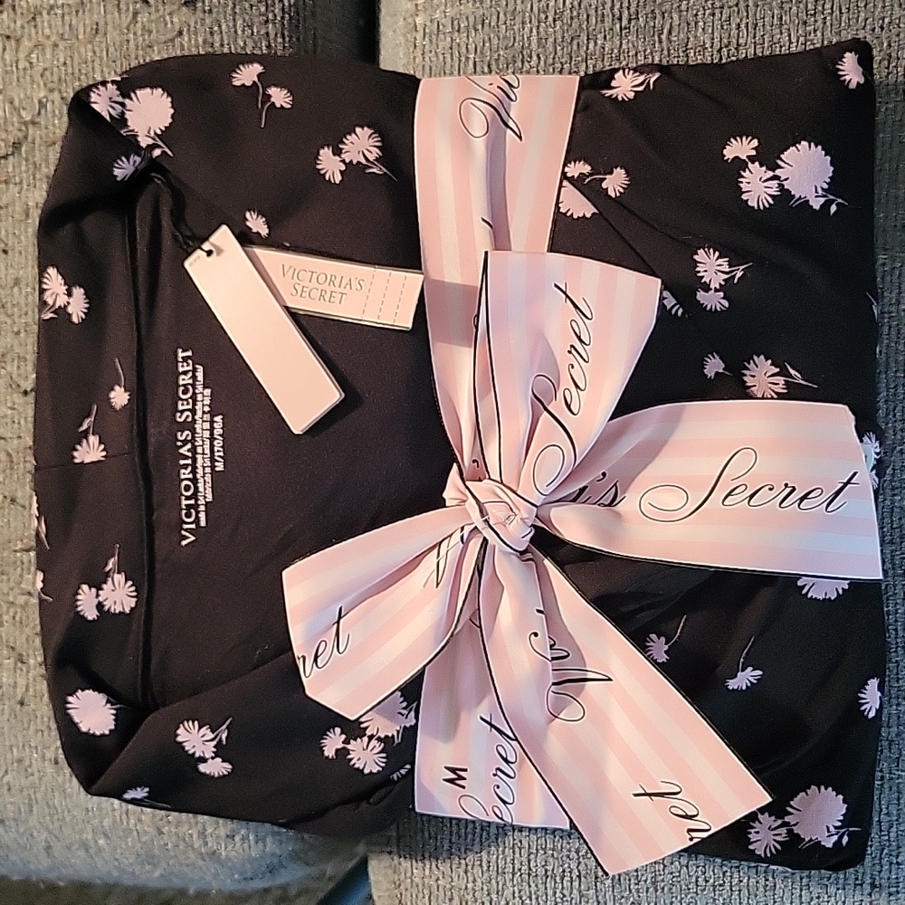 V.S pj set